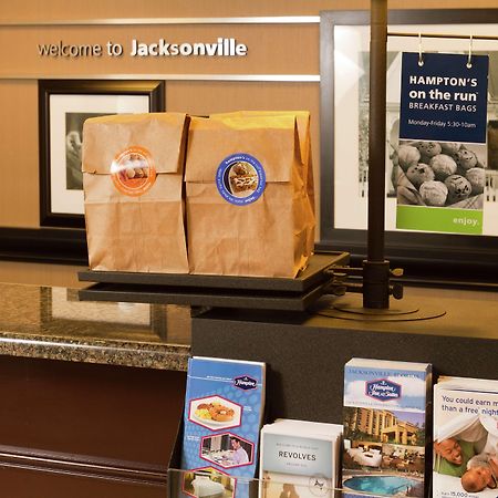 Hampton Inn & Suites Jacksonville-Airport Интериор снимка